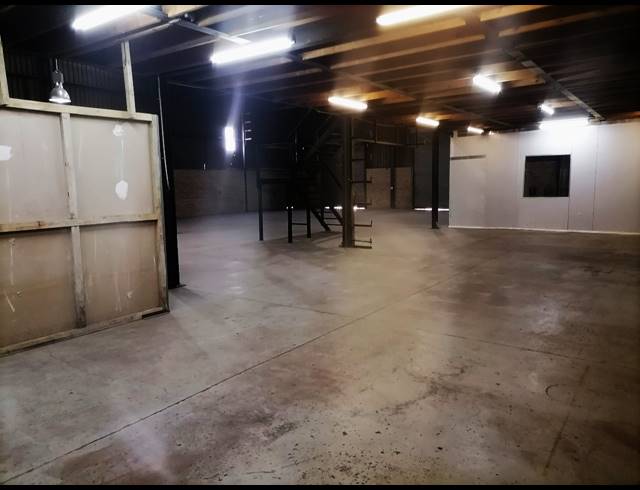 952M² WAREHOUSE TO LET IN HENNOPSPARK